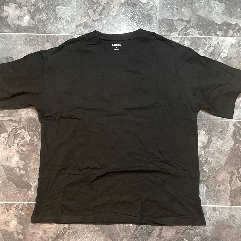 Small drop shoulder oversized tee